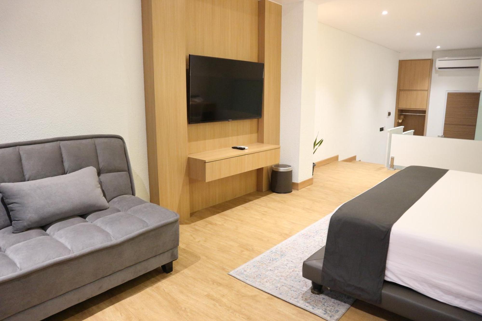 Treehouse Suites - Boutique Serviced Apartment Dżakarta Zewnętrze zdjęcie