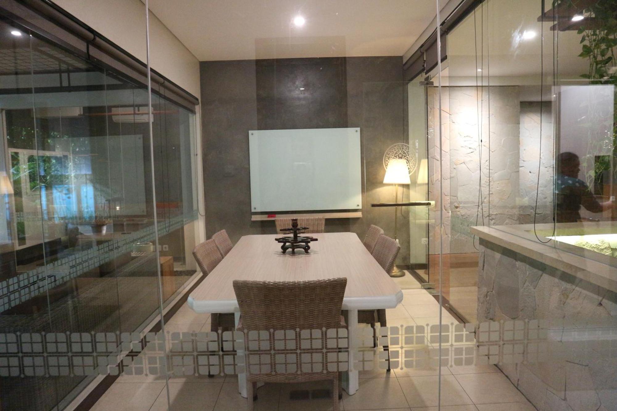 Treehouse Suites - Boutique Serviced Apartment Dżakarta Zewnętrze zdjęcie